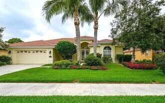 5282 Far Oak Cir in Sarasota, FL - Building Photo