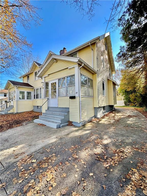 property at 23 Beecher Pl