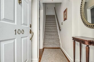 100 Willis Ave, Unit 2 in Floral Park, NY - Building Photo - Building Photo