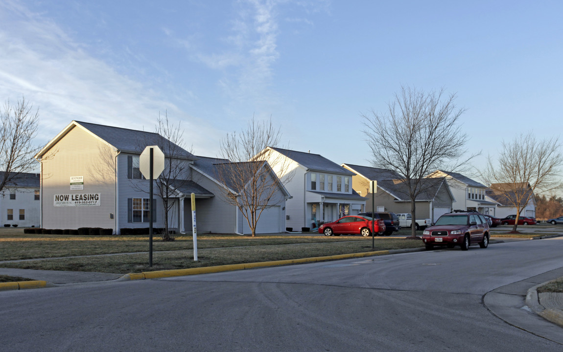 Bentwood Estates in Bowling Green, OH - Building Photo