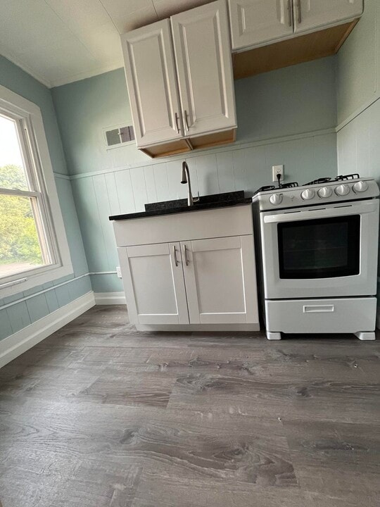 22 Pomeroy Ave in Pittsfield, MA - Building Photo