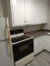 379 W Outer Dr, Unit 385 in Oak Ridge, TN - Foto de edificio - Building Photo