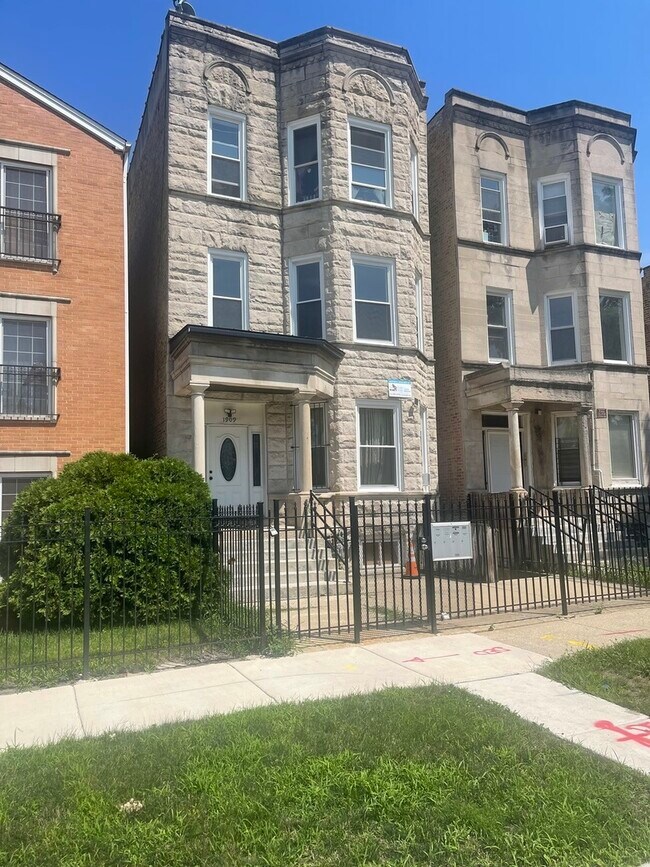 1909 S Spaulding Ave in Chicago, IL - Building Photo - Building Photo