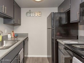 9415 N 99th Ave, Unit 2 in Peoria, AZ - Building Photo - Building Photo