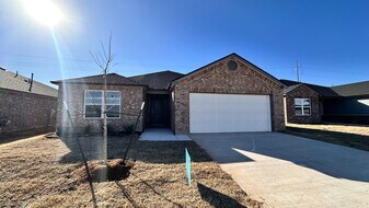 16201 Harvester Dr in Piedmont, OK - Building Photo