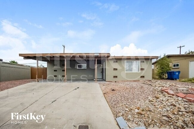 property at 5060 E Newton Dr