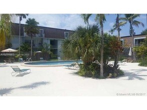 9651 SW 77th Ave in Miami, FL - Building Photo - Building Photo