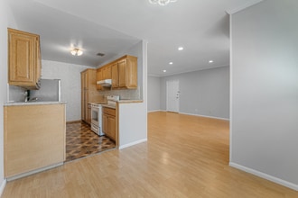 5414 Newcastle Ave in Los Angeles, CA - Building Photo - Building Photo