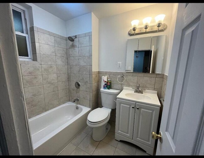 2353 Wallace Ave in Bronx, NY - Building Photo - Building Photo