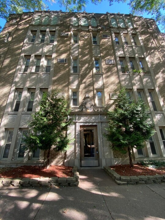 1332 W Hood Ave in Chicago, IL - Building Photo