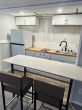 15742 Woodmont St in Romulus, MI - Foto de edificio - Building Photo