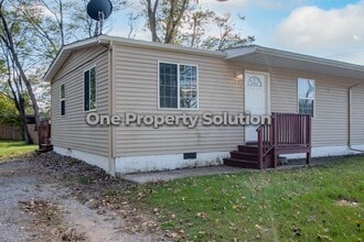 15 Lincoln Ave in New Chicago, IN - Building Photo - Building Photo
