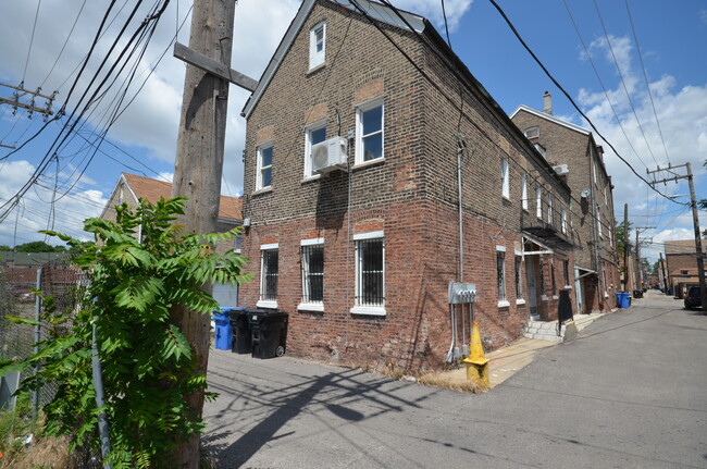 2815 W 25th Pl, Unit 2 in Chicago, IL - Foto de edificio - Building Photo
