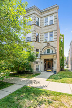 2644 N Albany Ave in Chicago, IL - Building Photo - Building Photo