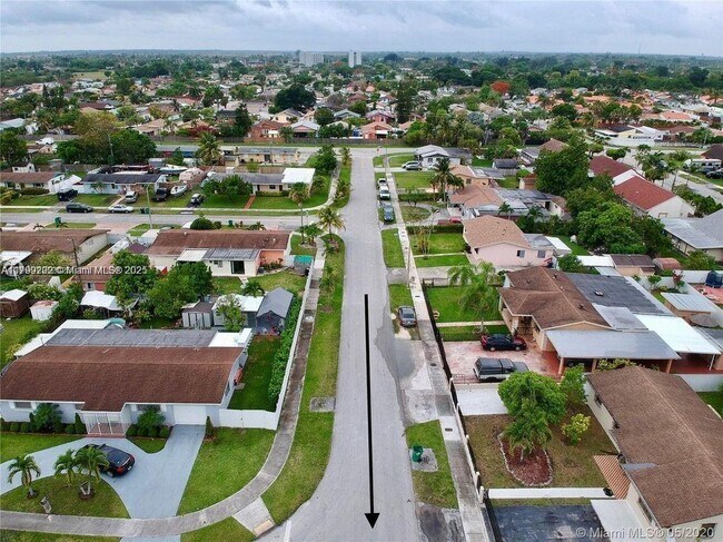 20600 SW 118th Pl in Miami, FL - Building Photo - Building Photo