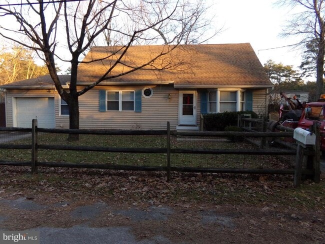 property at 9 Lobelia Ave