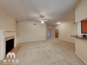 1690 Cooper Lakes Dr in Grayson, GA - Building Photo - Building Photo