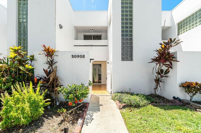 5090 Elmhurst Rd in West Palm Beach, FL - Building Photo - Building Photo