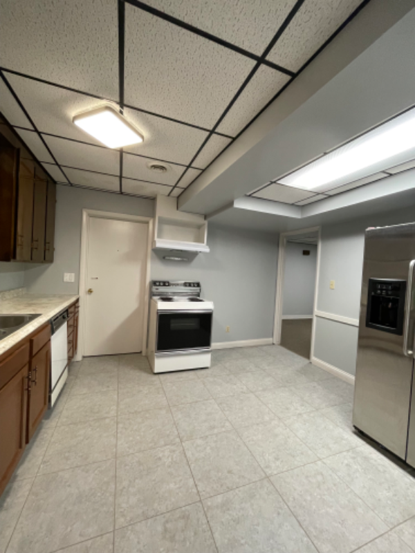 1009 Spring St in Grinnell, IA - Building Photo - Building Photo