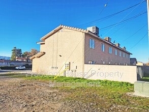 670 Bourbon St in Pahrump, NV - Building Photo - Building Photo