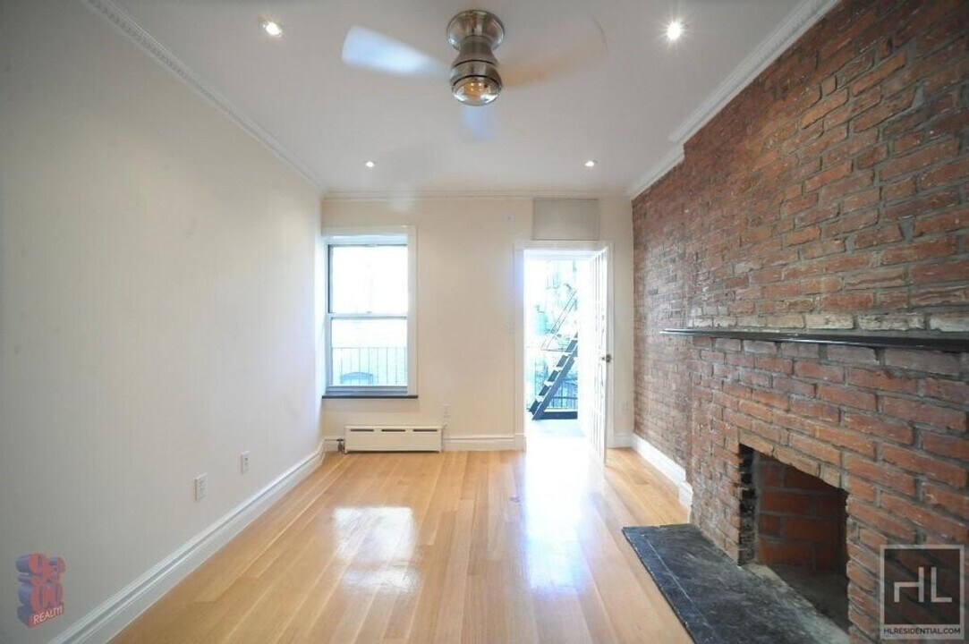 2 BED DUPLEX WITH PRIVATE GARDEN IN PRIME  in New York, NY - Building Photo