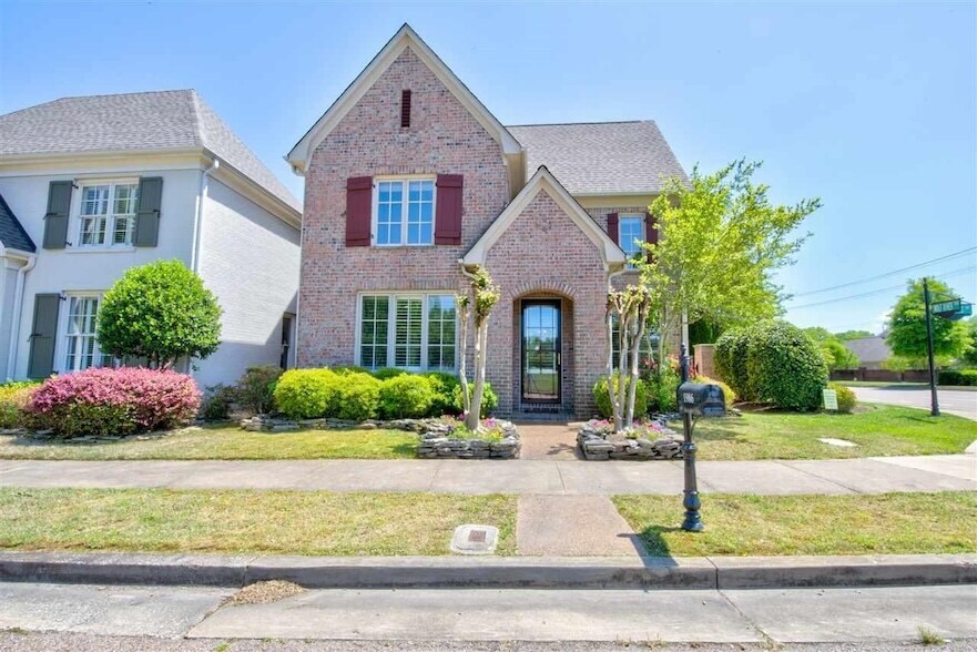 1986 W Arden Oaks Dr in Germantown, TN - Foto de edificio