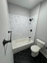 5102 Spruce St-Unit -1Fl in Philadelphia, PA - Building Photo - Building Photo