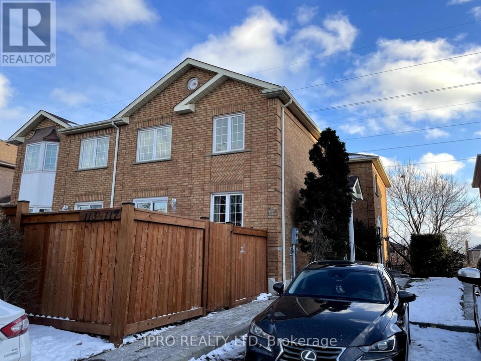 113-113 Millstone Dr in Brampton, ON - Building Photo