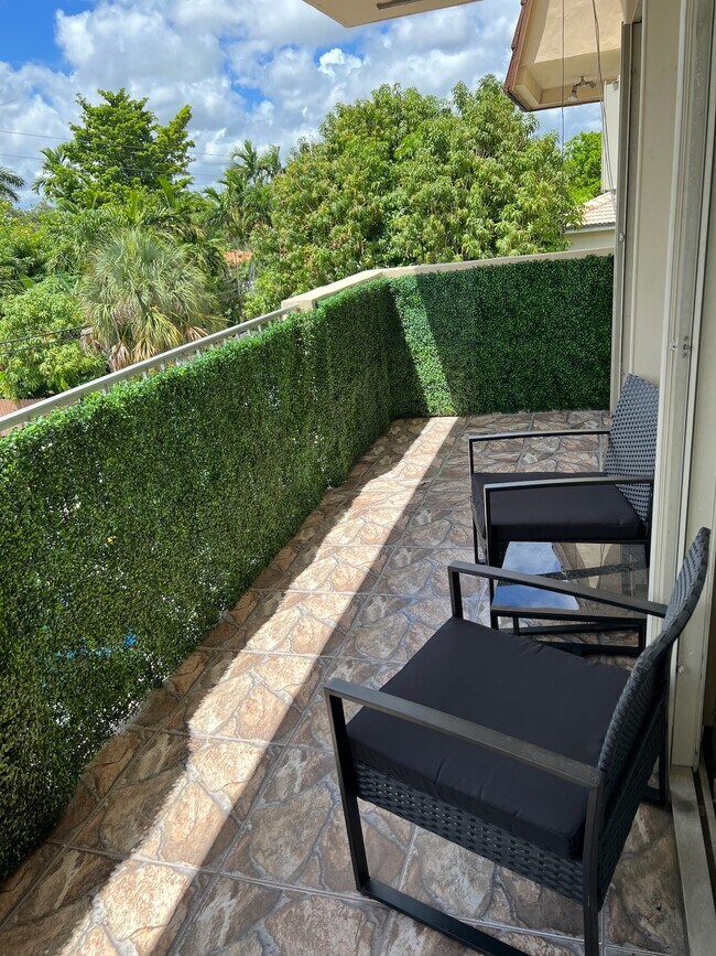 680 Miller Dr Apartments and Nearby Miami Springs Apartments For Rent