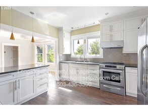 22 S Lowell St in Portland, OR - Building Photo - Building Photo