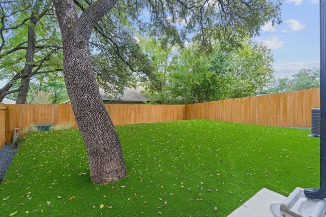 1910 Albury Cove in Austin, TX - Building Photo - Building Photo