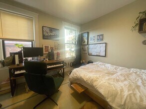 1914 Beacon St, Unit 1 in Boston, MA - Building Photo - Building Photo