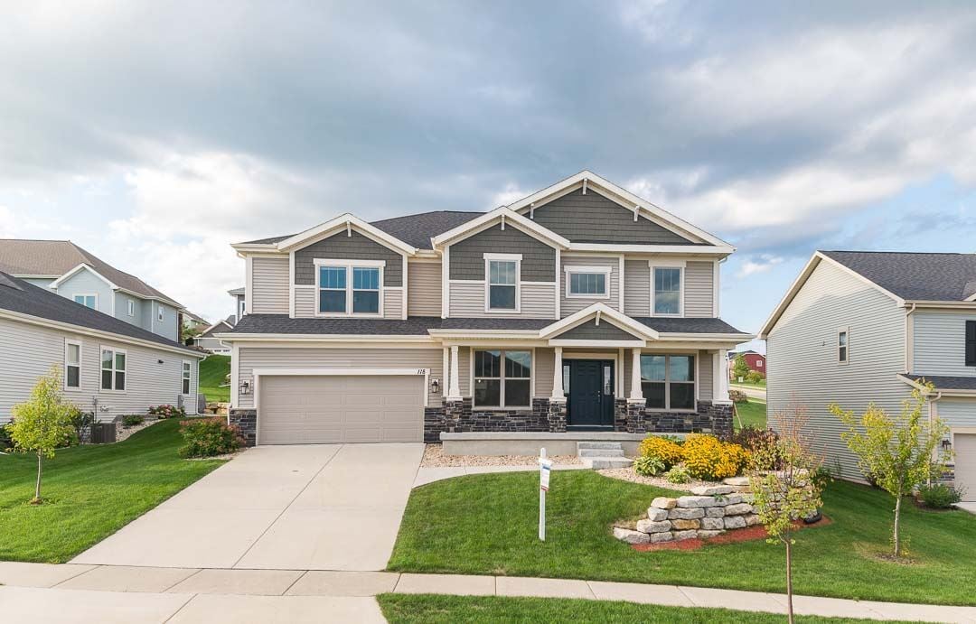 118 W Whispering Pines Way in Verona, WI - Building Photo