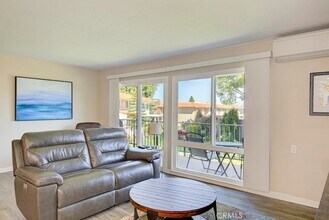 2298 Via Puerta, Unit P in Laguna Woods, CA - Building Photo - Building Photo