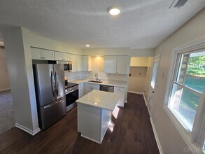 6238 Jayfield Dr in Hamilton, OH - Building Photo - Building Photo