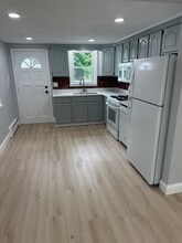 695 S St E in Raynham, MA - Building Photo - Building Photo