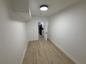 3049 W Berteau Ave, Unit #3 in Chicago, IL - Building Photo - Building Photo