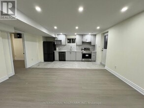 216 Wesmina Ave in Whitchurch-Stouffville, ON - Building Photo - Building Photo