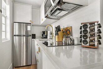 4025 Indian Creek Dr in Miami Beach, FL - Foto de edificio - Building Photo