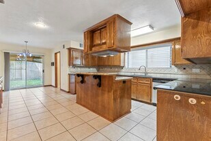 3218 Freshmeadows Dr in Houston, TX - Building Photo