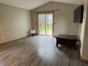 3057 NE Laramie Way in Bend, OR - Building Photo - Building Photo