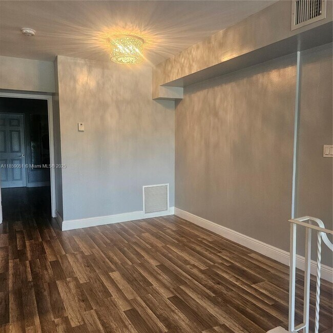 3114 E Sunrise Blvd in Fort Lauderdale, FL - Building Photo - Building Photo