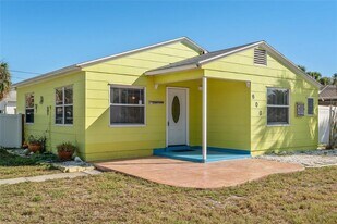 600 79th Ave in St Pete Beach, FL - Building Photo