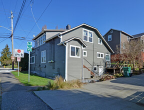 Greenwood 4 Plex in Seattle, WA - Building Photo - Building Photo