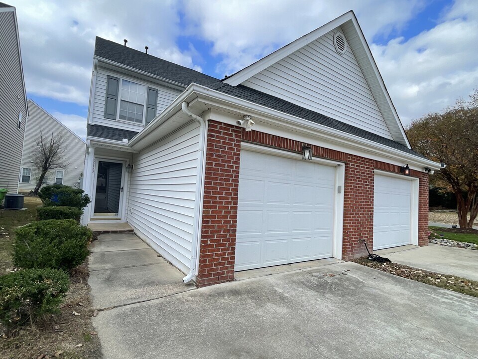 5263 Eagle Trace Dr in Raleigh, NC - Building Photo