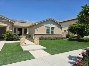 11589 Weir Wy in Jurupa Valley, CA - Building Photo - Building Photo