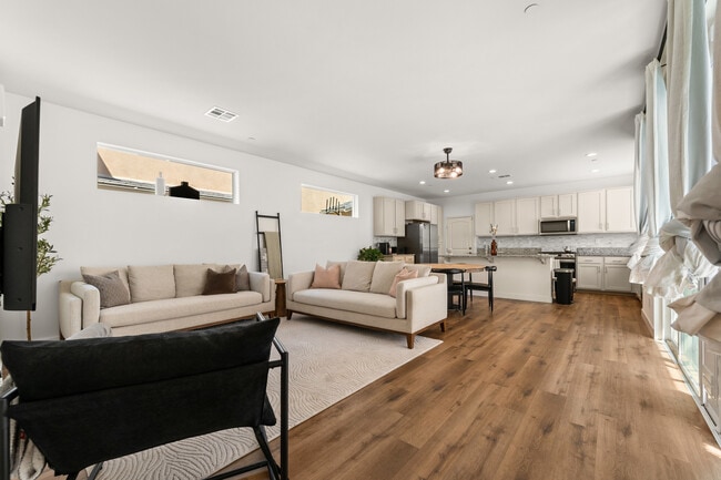 1321 Ortega St in Chula Vista, CA - Building Photo - Building Photo