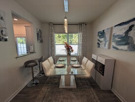 Room in Apartment on North Mills Rd in Charlotte, NC - Building Photo