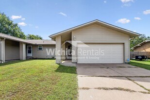 2339 N Rutland Ct in Wichita, KS - Building Photo