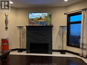 236 Shoreview Cir in Windsor, ON - Building Photo - Building Photo